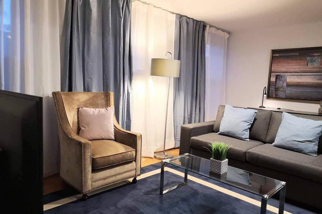 Chez Edouard by Hébergements DCL Québec Esterno foto